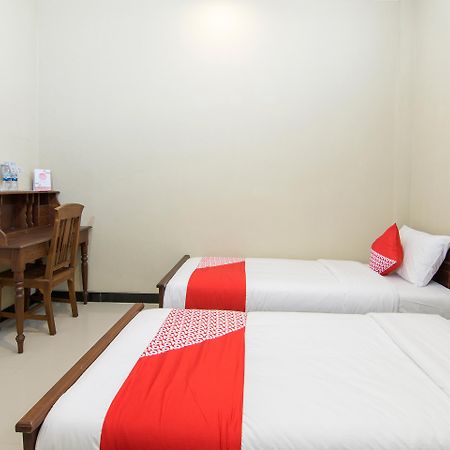 Super Oyo 890 Dewi Fortuna Guest House Maguwo Exterior photo