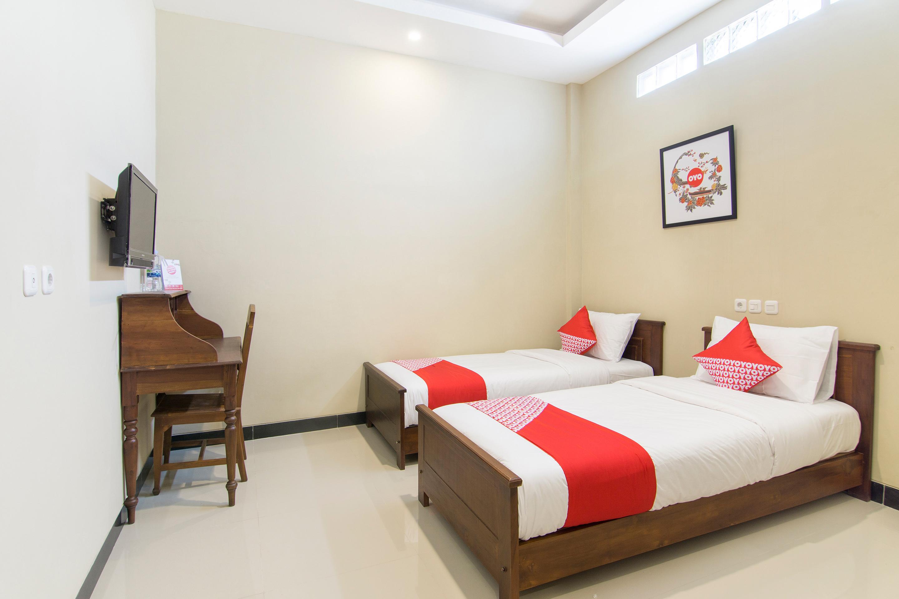 Super Oyo 890 Dewi Fortuna Guest House Maguwo Exterior photo