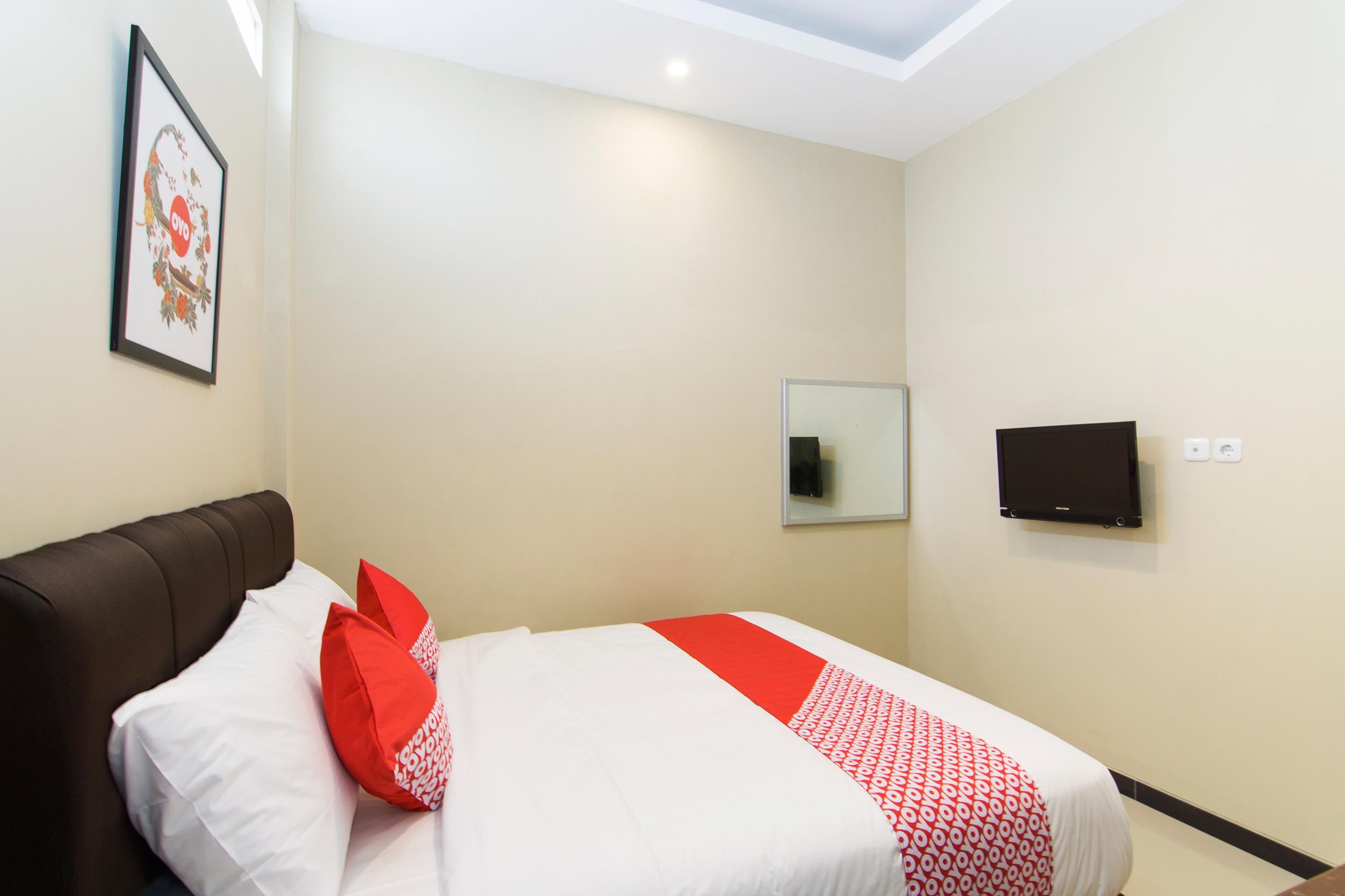 Super Oyo 890 Dewi Fortuna Guest House Maguwo Exterior photo